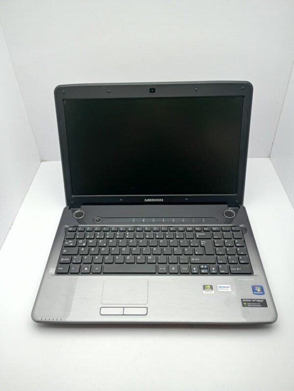 Ноутбук Acer Medion 156 / 15.6" (1366x768) TN / Intel Core i5-2450M (2 (4) ядра по 2.5 - 3.1 GHz) / 6 GB DDR3 / 320 GB HDD / nVidia GeForce GT 630M, 1 GB GDDR3, 64-bit / WebCam / АКБ не тримає - Зображення 2
