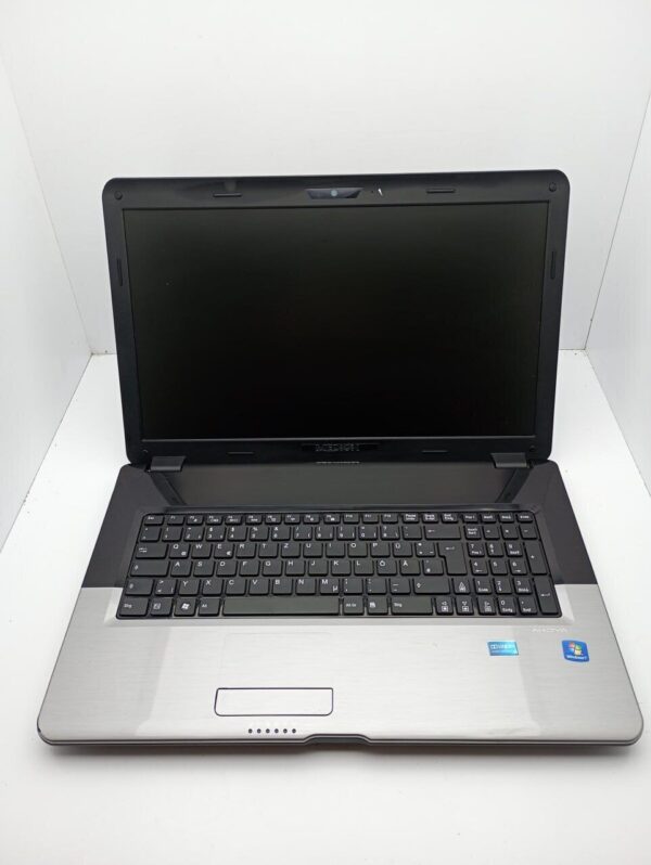 Ноутбук Acer Medion E7222 / 17.3" (1600x900) TN / Intel Core i5-2540M (2 (4) ядра по 2.6 - 3.3 GHz) / 6 GB DDR3 / 120 GB SSD / Intel HD Graphics 3000 / WebCam / Не тримає - Зображення 2