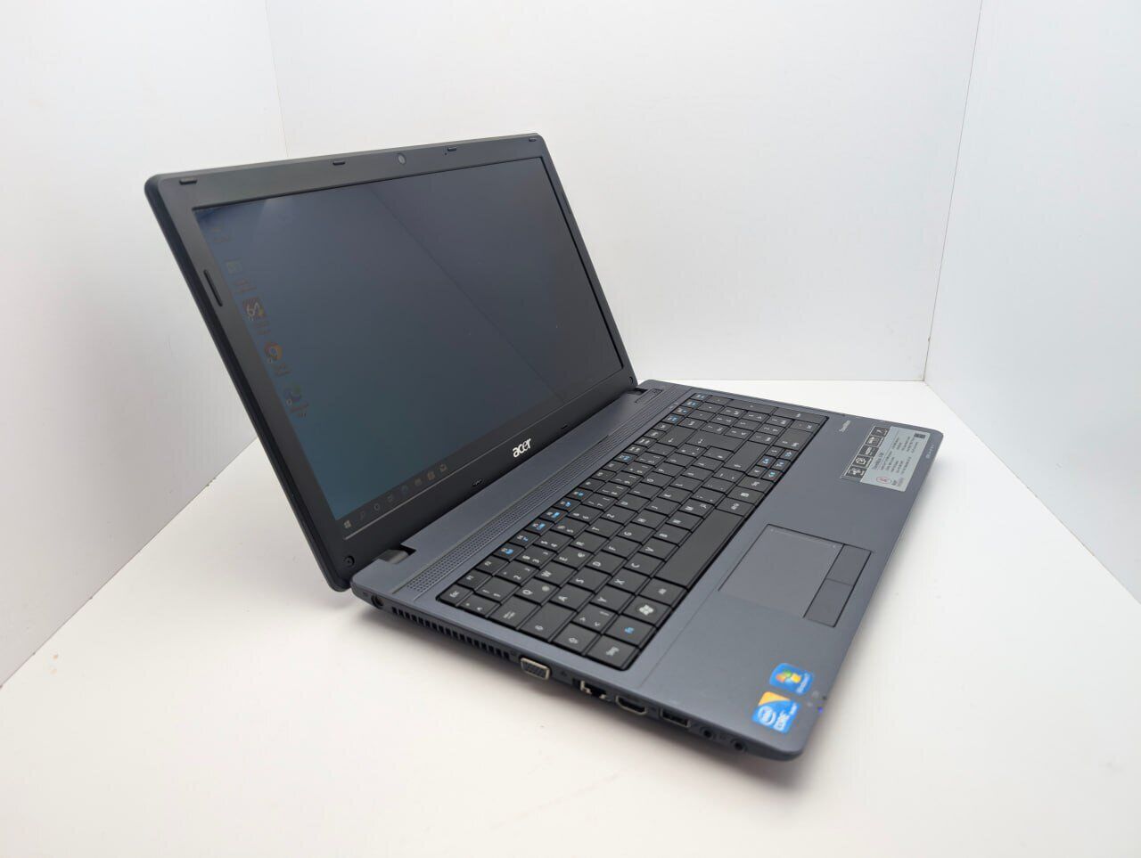 Ноутбук Acer TravelMate 5740 / 15.6" (1366x768) TN / Intel Core i3-370M (2 (4) ядра по 2.4 GHz) / 6 GB DDR3 / 128 GB SSD / Intel HD Graphics / WebCam - Зображення 3