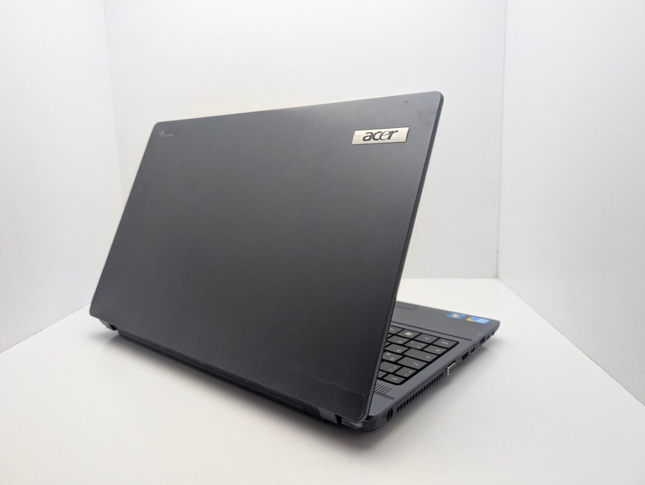 Ноутбук Acer TravelMate 5740 / 15.6" (1366x768) TN / Intel Core i3-370M (2 (4) ядра по 2.4 GHz) / 6 GB DDR3 / 128 GB SSD / Intel HD Graphics / WebCam - Зображення 8