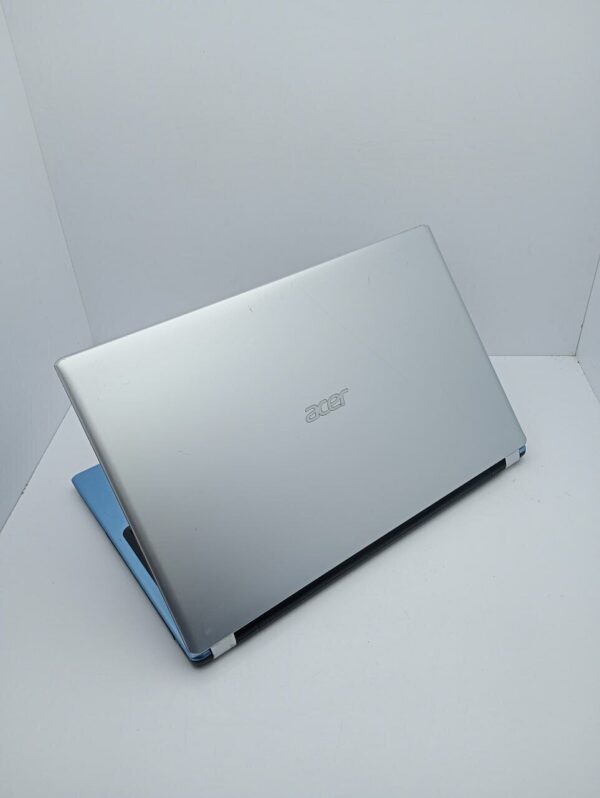 Ноутбук Acer V5-571G / 15.6" (1366x768) TN / Intel Core i3-2367M (2 (4) ядра по 1.4 GHz) / 6 GB DDR3 / 500 GB HDD / nVidia GeForce GT 620M, 1 GB DDR3, 64-bit / WebCam - Зображення 8