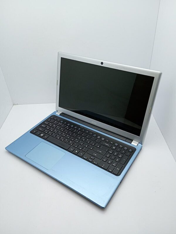 Ноутбук Acer V5-571G / 15.6" (1366x768) TN / Intel Core i3-2367M (2 (4) ядра по 1.4 GHz) / 6 GB DDR3 / 500 GB HDD / nVidia GeForce GT 620M, 1 GB DDR3, 64-bit / WebCam - Зображення 4