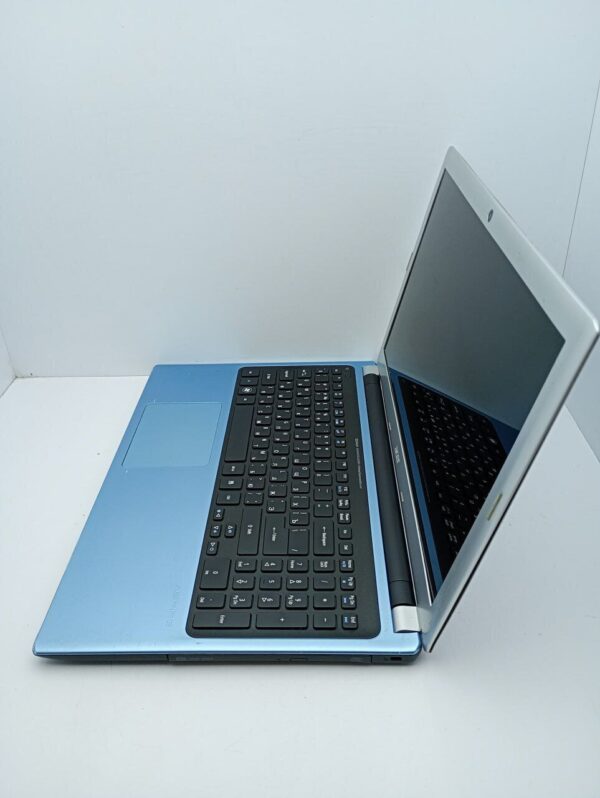 Ноутбук Acer V5-571G / 15.6" (1366x768) TN / Intel Core i3-2367M (2 (4) ядра по 1.4 GHz) / 6 GB DDR3 / 500 GB HDD / nVidia GeForce GT 620M, 1 GB DDR3, 64-bit / WebCam - Зображення 6