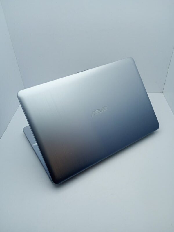 Ноутбук Asus A541 / 15.6" (1366x768) TN / Intel Celeron N3350 (2 ядра по 1.1 - 2.4 GHz) / 4 GB DDR3 / 120 GB SSD / Intel HD Graphics / WebCam - Зображення 8