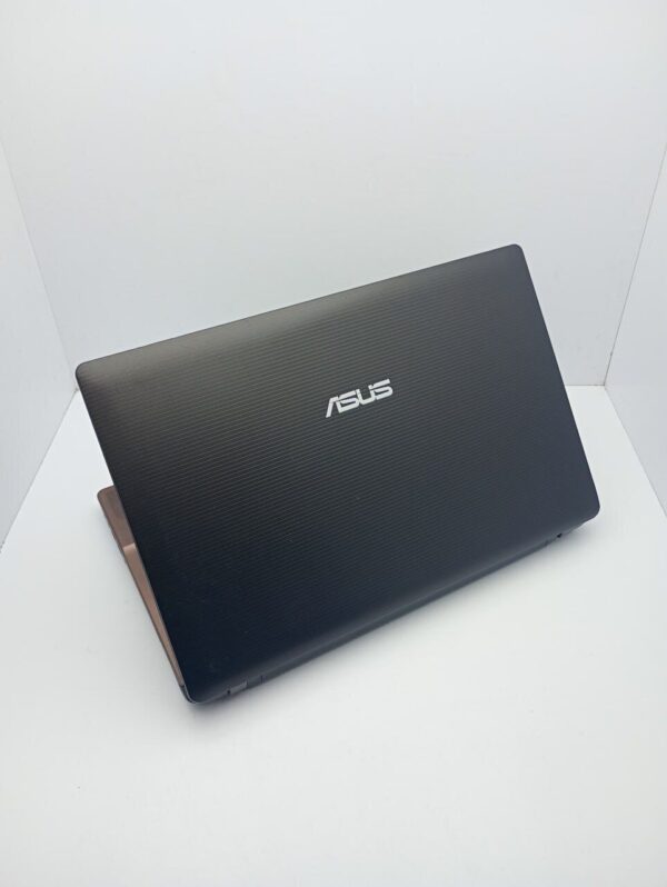 Ноутбук Asus K53D / 15.6" (1366x768) TN / Intel Core i3-2330M (2 (4) ядра по 2.2 GHz) / 6 GB DDR3 / 320 GB HDD / nVidia GeForce GT 540M, 1 GB GDDR3, 128-bit / WebCam - Зображення 8