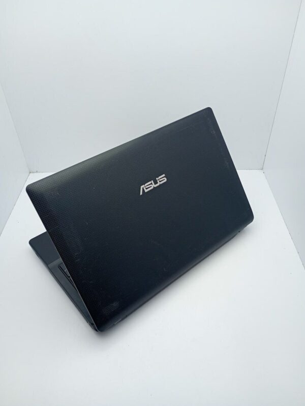 Ноутбук Asus K54 / 15.6" (1366x768) TN / Intel Core i3-2310M (2 (4) ядра по 2.1 GHz) / 6 GB DDR3 / 500 GB HDD / Intel HD Graphics 3000 / WebCam - Зображення 8
