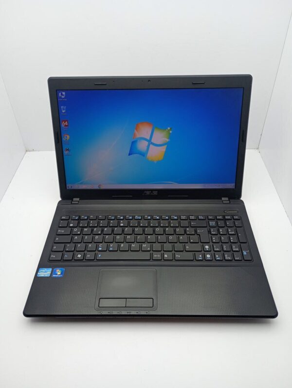 Ноутбук Asus K54 / 15.6" (1366x768) TN / Intel Core i3-2310M (2 (4) ядра по 2.1 GHz) / 6 GB DDR3 / 500 GB HDD / Intel HD Graphics 3000 / WebCam - Зображення 2