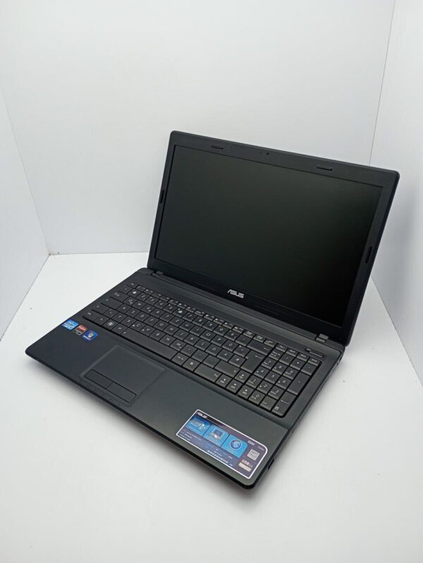 Ноутбук Asus K54 / 15.6" (1366x768) TN / Intel Core i3-2330M (2 (4) ядра по 2.2 GHz) / 4 GB DDR3 / 320 GB HDD / AMD Radeon HD 6470M, 1 GB DDR3, 64-bit / WebCam - Зображення 6
