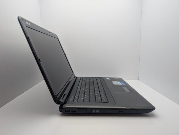 Ноутбук Asus K70ID / 17.3" (1600x900) TN / Intel Pentium T4200 (2 ядра по 2.0 GHz) / 6 GB DDR3 / 320 GB HDD / NVIDIA GeForce GT 120M, 1 GB GDDR2, 64-bit / WebCam - Зображення 5