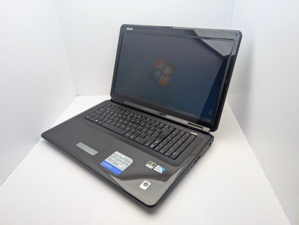 Ноутбук Asus K70ID / 17.3" (1600x900) TN / Intel Pentium T4200 (2 ядра по 2.0 GHz) / 6 GB DDR3 / 320 GB HDD / NVIDIA GeForce GT 120M, 1 GB GDDR2, 64-bit / WebCam - Зображення 4
