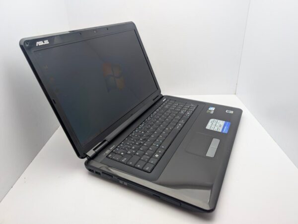 Ноутбук Asus K70ID / 17.3" (1600x900) TN / Intel Pentium T4200 (2 ядра по 2.0 GHz) / 6 GB DDR3 / 320 GB HDD / NVIDIA GeForce GT 120M, 1 GB GDDR2, 64-bit / WebCam - Зображення 3