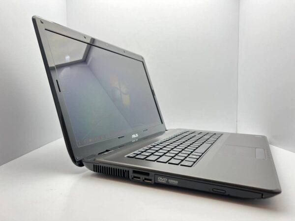 Ноутбук Asus K72RJ / 17.3 (1600x900) TN / Intel Core i3-350M (2 (4) ядра по 2.3 GHz) / 4 GB DDR3 / 750 GB HDD / AMD Radeon HD 5470, 1 GB, GDDR5, 64-bit / WebCam - Зображення 3