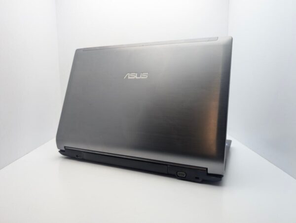 Ноутбук Asus N53Jn / 15.6" (1366x768) TN / Intel Core i5-450M (2 (4) ядра по 2.4 - 2.66 GHz) / 6 GB DDR3 / 500 GB HDD / nVidia GeForce GT 335M, 1 GB DDR3, 128-bit / WebCam - Зображення 8