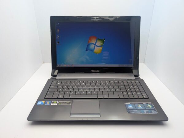 Ноутбук Asus N53Jn / 15.6" (1366x768) TN / Intel Core i5-450M (2 (4) ядра по 2.4 - 2.66 GHz) / 6 GB DDR3 / 500 GB HDD / nVidia GeForce GT 335M, 1 GB DDR3, 128-bit / WebCam - Зображення 2