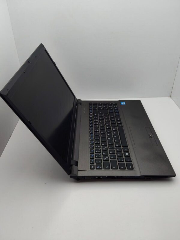 Ноутбук Asus Terra 1541 / 15.6" (1366x768) TN / Intel Core i5-4200M (2 (4) ядра по 2.5 - 3.1 GHz) / 6 GB DDR3 / 320 GB HDD / Intel HD Graphics 4600 / WebCam - Зображення 5