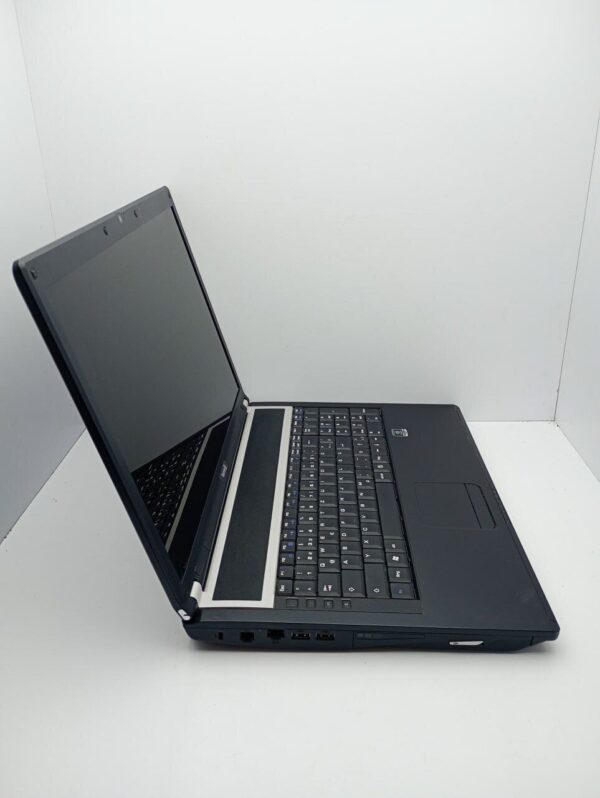 Ноутбук Asus Terra 171 / 17.1" (1440x900) TN / Intel Core 2 Duo P8600 (2 ядра по 2.4 GHz) / 4 GB DDR2 / 160 GB HDD / nVidia GeForce 9600M GT, 512 MB GDDR2, 128-bit / WebCam - Зображення 3