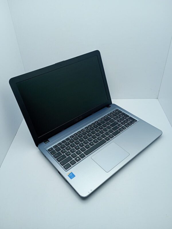Ноутбук Asus X540 / 15.6" (1366x768) TN / Intel Core i3-5005U (2 (4) ядра по 2.0 GHz) / 12 GB DDR3 / 500 GB SSD / Intel HD Graphics 5500 / WebCam - Зображення 3