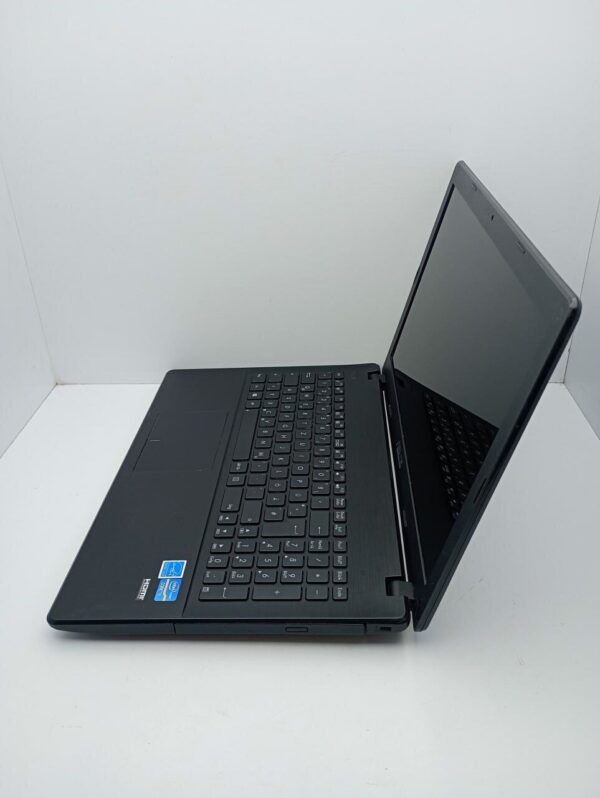 Ноутбук Asus X551 / 15.6" (1366x768) TN / Intel Core i3-3217U (2 ядра по 1.8 GHz) / 4 GB DDR3 / 120 GB SSD / Intel HD Graphics 4000 / WebCam - Зображення 6