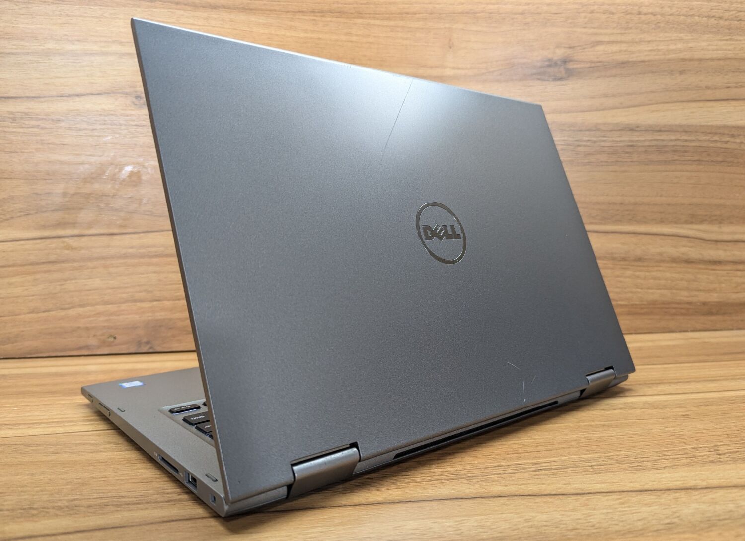 Ноутбук Б-клас Dell Inspiron 13-5368 / 13.3" (1920x1080) IPS / Intel Core i5-6200U (2 (4) ядра по 2.3 - 2.8 GHz) / 8 GB DDR4 / 240 GB SSD / Intel HD Graphics 520 / WebCam / Windows 10 - Зображення 7