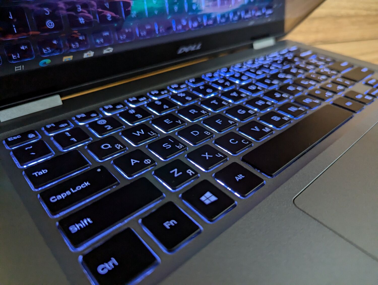 Ноутбук Б-клас Dell Inspiron 13-5368 / 13.3" (1920x1080) IPS Touch / Intel Core i7-7500U (2 (4) ядра по 2.7 - 3.5 GHz) / 8 GB DDR4 / 480 GB SSD / Intel HD Graphics 620 / WebCam / Windows 10 - Зображення 7