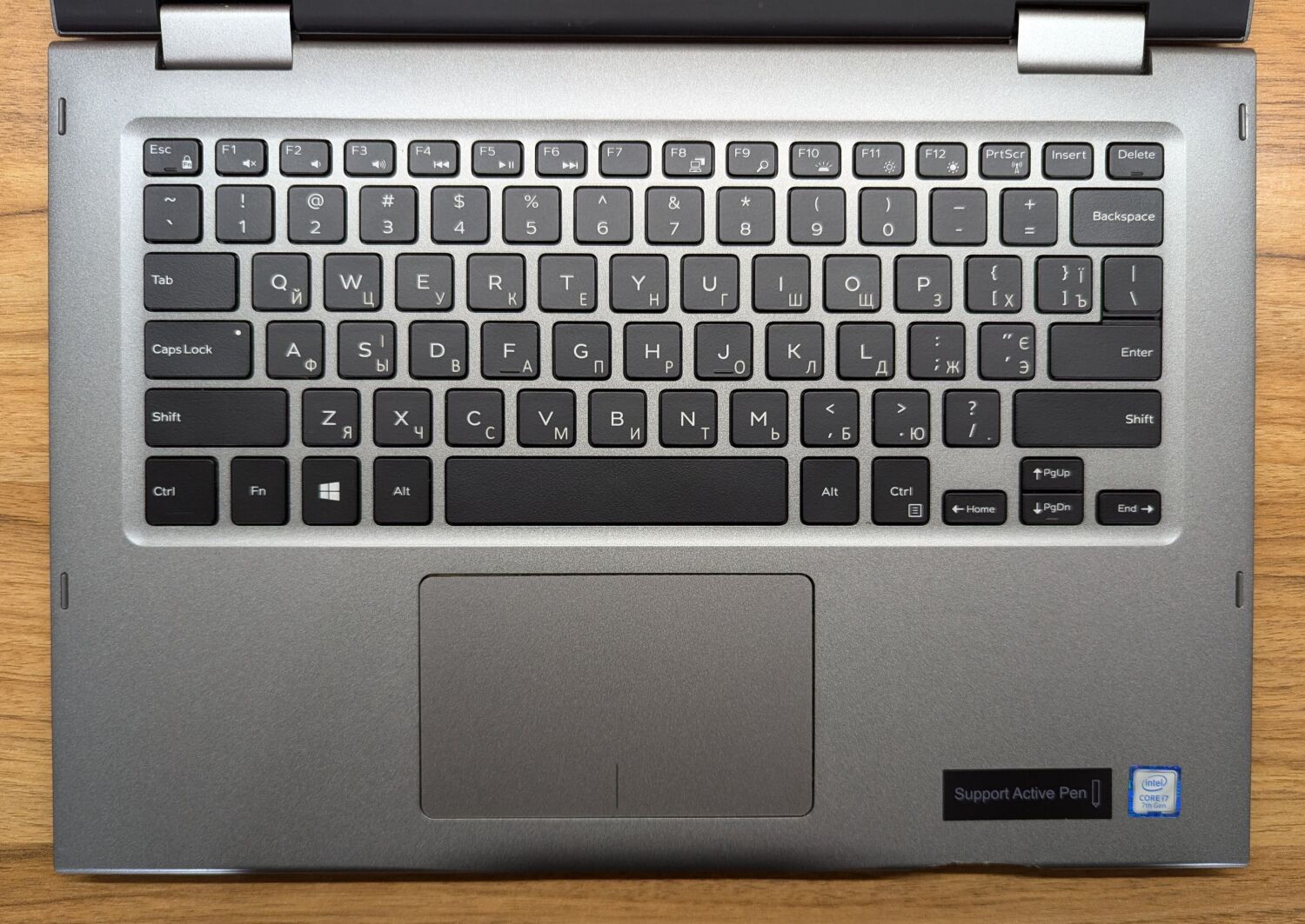 Ноутбук Б-клас Dell Inspiron 13-5368 / 13.3" (1920x1080) IPS Touch / Intel Core i7-7500U (2 (4) ядра по 2.7 - 3.5 GHz) / 8 GB DDR4 / 480 GB SSD / Intel HD Graphics 620 / WebCam / Windows 10 - Зображення 4