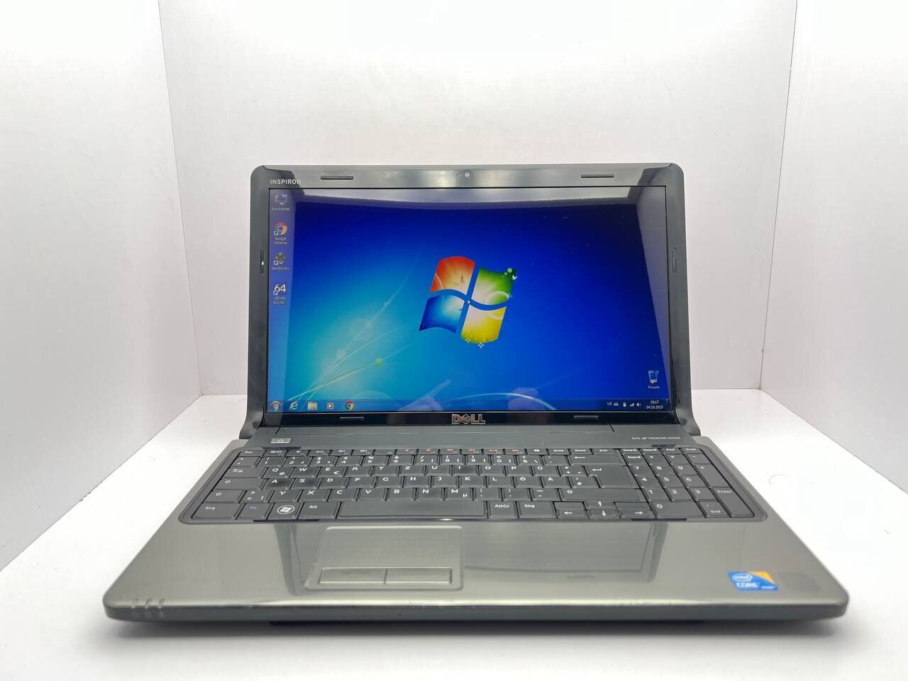 Ноутбук Б-клас Dell Inspiron 1564 / 15.6" (1366x768) TN / Intel Core i5-520M (2 (4) ядра по 2.4 - 2.93 GHz) / 4 GB DDR3 / 240 GB SSD / Intel HD Graphics / WebCam - Зображення 2