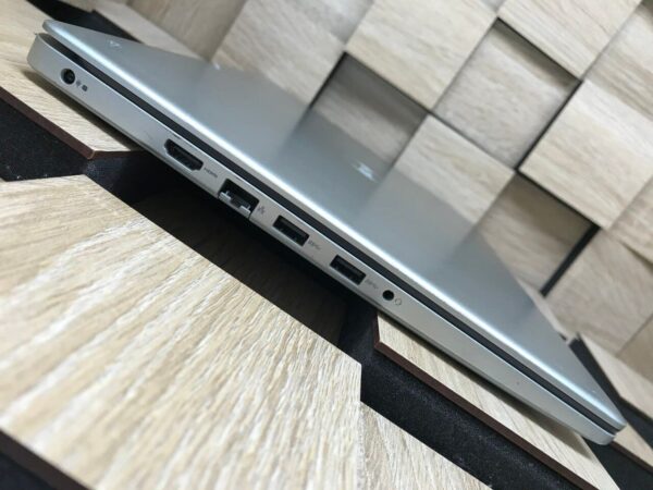 Ноутбук Б-клас Dell Inspiron 3501 / 15.6" (1366x768) TN / Intel Core i5-1135G7 (4 (8) ядра по 2.4 - 4.2 GHz) / 8 GB DDR4 / 192 GB SSD / Intel Iris Xe Graphics / WebCam - Зображення 5