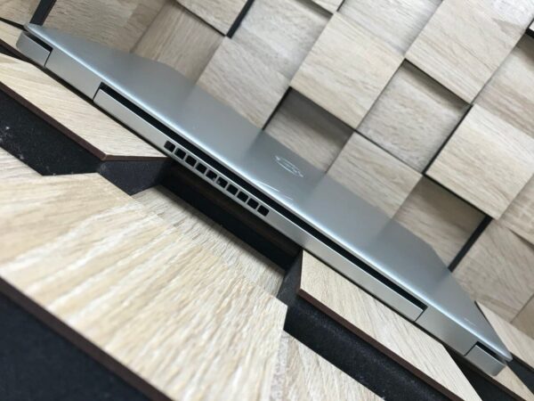 Ноутбук Б-клас Dell Inspiron 3501 / 15.6" (1366x768) TN / Intel Core i5-1135G7 (4 (8) ядра по 2.4 - 4.2 GHz) / 8 GB DDR4 / 192 GB SSD / Intel Iris Xe Graphics / WebCam - Зображення 7