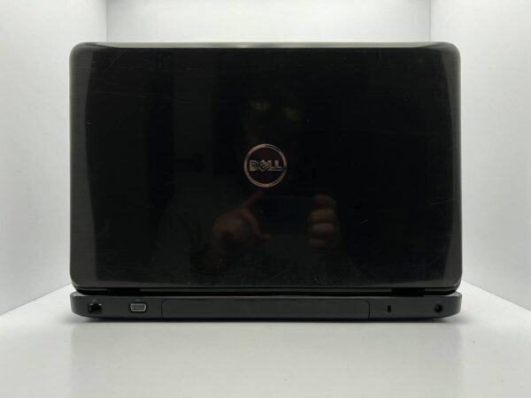 Ноутбук Б-клас Dell Inspiron N7110 / 17.3" (1366x768) TN / Intel Core i3-2310M (2 (4) ядра по 2.1 GHz) / 4 GB DDR3 / 240 GB SSD / Intel HD Graphics 3000 / WebCam - Зображення 5