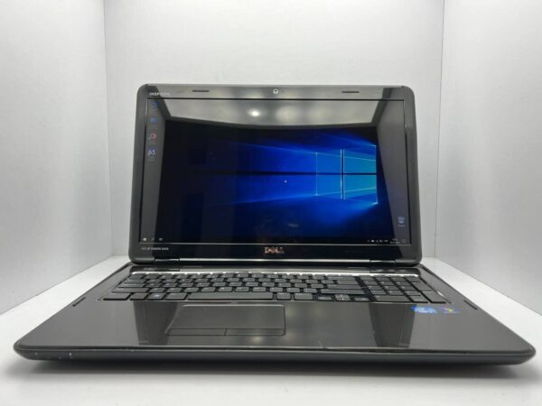 Ноутбук Б-клас Dell Inspiron N7110 / 17.3" (1366x768) TN / Intel Core i3-2310M (2 (4) ядра по 2.1 GHz) / 4 GB DDR3 / 240 GB SSD / Intel HD Graphics 3000 / WebCam - Зображення 2
