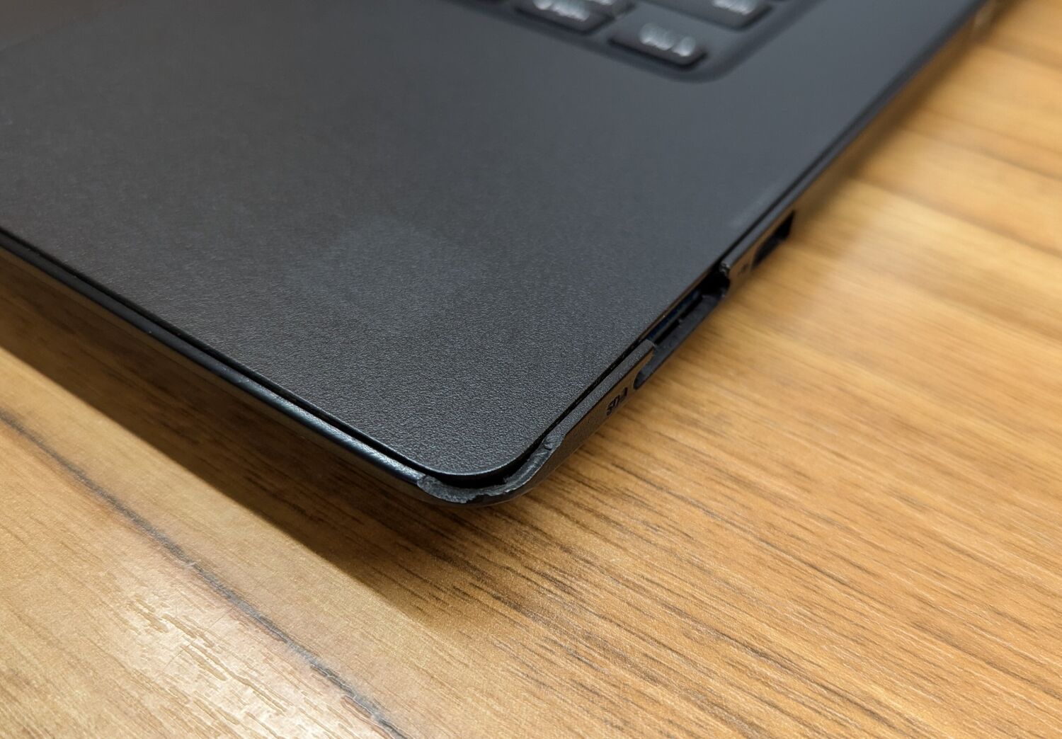 Ноутбук Б-клас Dell Latitude 3490 / 14" (1920x1080) IPS / Intel Core i5-8250U (4 (8) ядра по 1.6 - 3.4 GHz) / 16 GB DDR4 / 480 GB SSD / Intel UHD Graphics 620 / WebCam / Windows 10 - Зображення 3