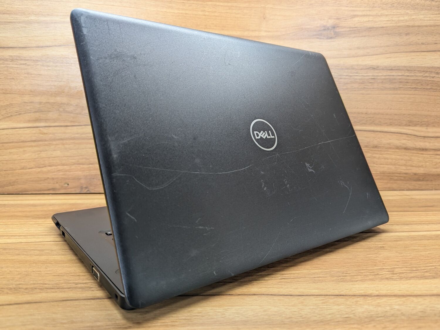 Ноутбук Б-клас Dell Latitude 3490 / 14" (1920x1080) IPS / Intel Core i5-8250U (4 (8) ядра по 1.6 - 3.4 GHz) / 16 GB DDR4 / 480 GB SSD / Intel UHD Graphics 620 / WebCam / Windows 10 - Зображення 7