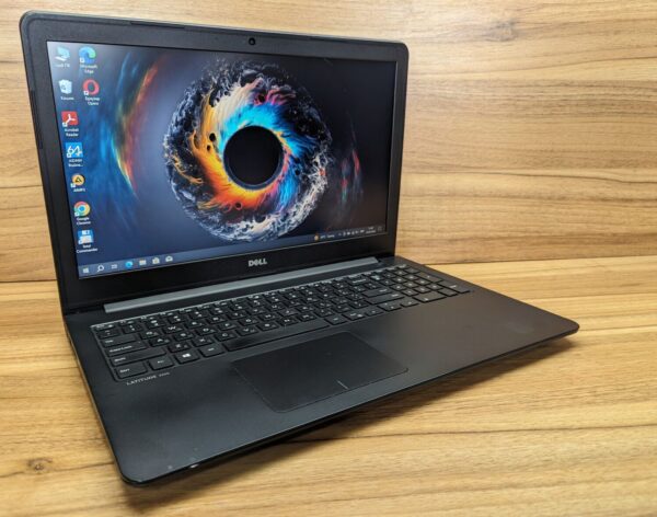 Ноутбук Б-клас Dell Latitude 3550 / 15.6" (1366x768) TN / Intel Core i5-5200U (2 (4) ядра по 2.2 - 2.7 GHz) / 8 GB DDR3 / 240 GB SSD / Intel HD Graphics 5500 / WebCam / Windows 10 - Зображення 5