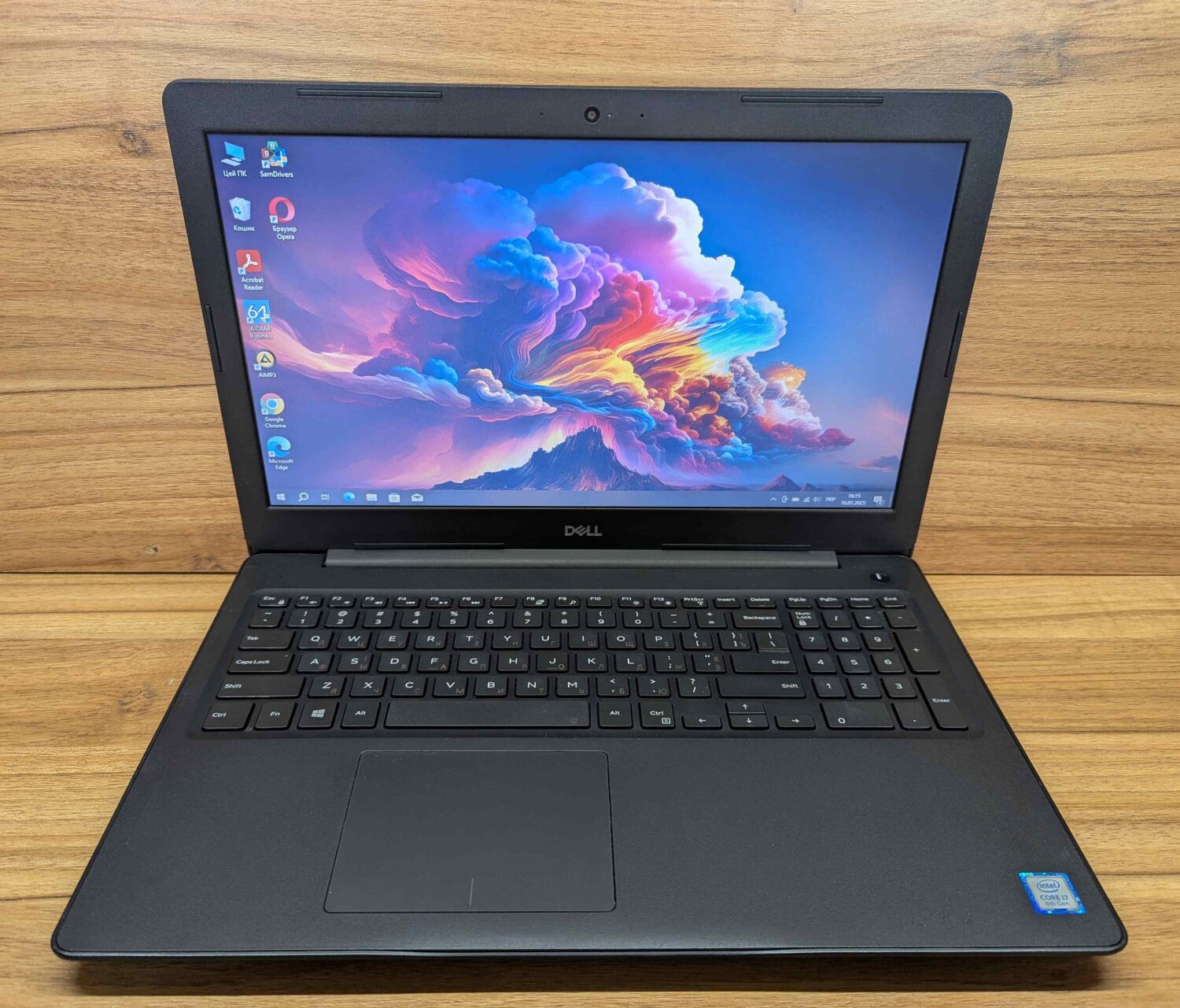 Ноутбук Б-клас Dell Latitude 3590 / 15.6" (1366x768) TN / Intel Core i7-8550U (4 (8) ядра по 1.8 - 4.0 GHz) / 16 GB DDR4 / 480 GB SSD / AMD Radeon 530, 2 GB GDDR5, 64-bit / WebCam / HDMI / Windows 10 - Зображення 2