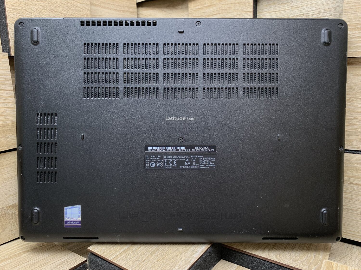 Ноутбук Б-клас Dell Latitude 5480 / 14" (1366x768) TN / Intel Core i5-6300U (2 (4) ядра по 2.4 - 3.0 GHz) / 8 GB DDR4 / 128 GB SSD M.2 / Intel HD Graphics 520 / WebCam / USB 3.1 / HDMI / Windows 10 ліцензія - Зображення 9