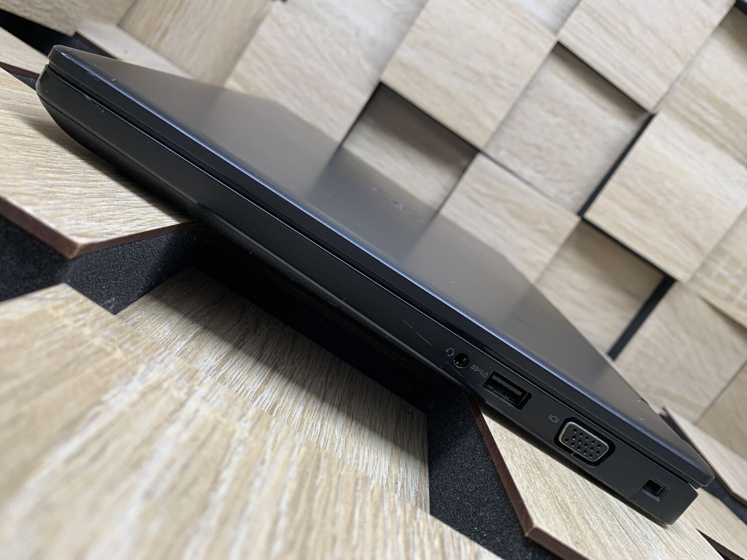 Ноутбук Б-клас Dell Latitude 5480 / 14" (1366x768) TN / Intel Core i5-6300U (2 (4) ядра по 2.4 - 3.0 GHz) / 8 GB DDR4 / 128 GB SSD M.2 / Intel HD Graphics 520 / WebCam / USB 3.1 / HDMI / Windows 10 ліцензія - Зображення 6