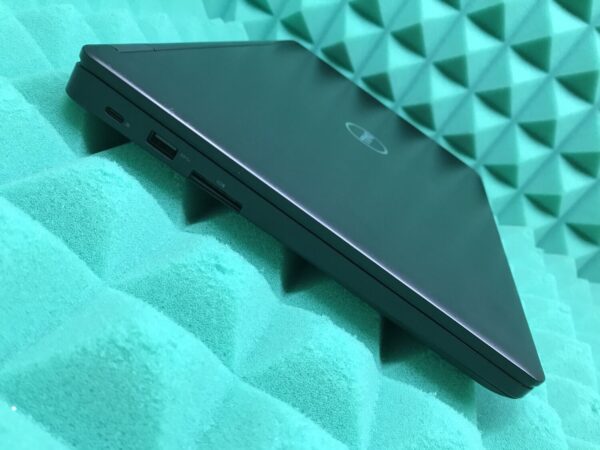 Ноутбук Б-клас Dell Latitude 5480 / 14" (1920x1080) IPS / Intel Core i5-6300U (2 (4) ядра по 2.4 - 3.0 GHz) / 8 GB DDR4 / 256 GB SSD M.2 / Intel HD Graphics 520 / WebCam / USB 3.1 / HDMI / Windows 10 ліцензія - Зображення 7