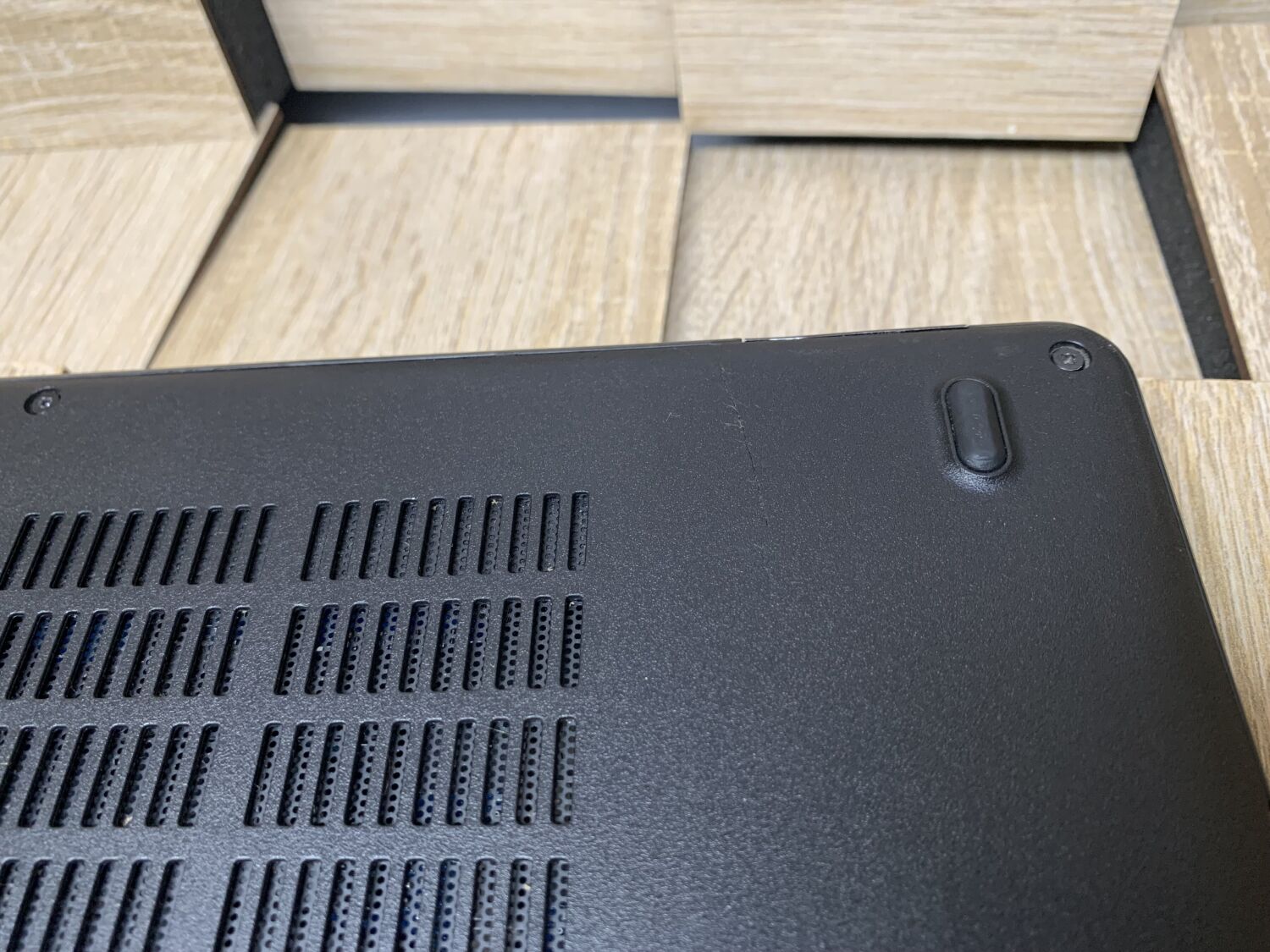 Ноутбук Б-клас Dell Latitude 5480 / 14" (1920x1080) IPS / Intel Core i5-6440HQ (4 ядра по 2.6 - 3.5 GHz) / 8 GB DDR4 / 180 GB SSD / Intel HD Graphics 530 / WebCam / HDMI - Зображення 10