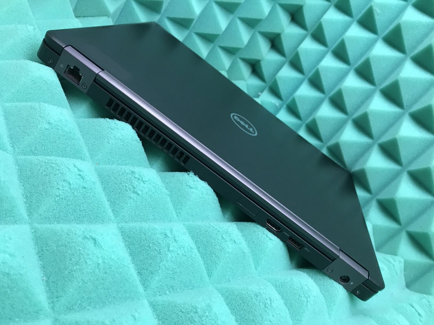 Ноутбук Б-клас Dell Latitude 5480 / 14" (1920x1080) IPS / Intel Core i5-7300U (2 (4) ядра по 2.6 - 3.5 GHz) / 8 GB DDR4 / 256 GB SSD / Intel HD Graphics 620 / WebCam / USB 3.1 / HDMI / Windows 10 ліцензія - Зображення 9