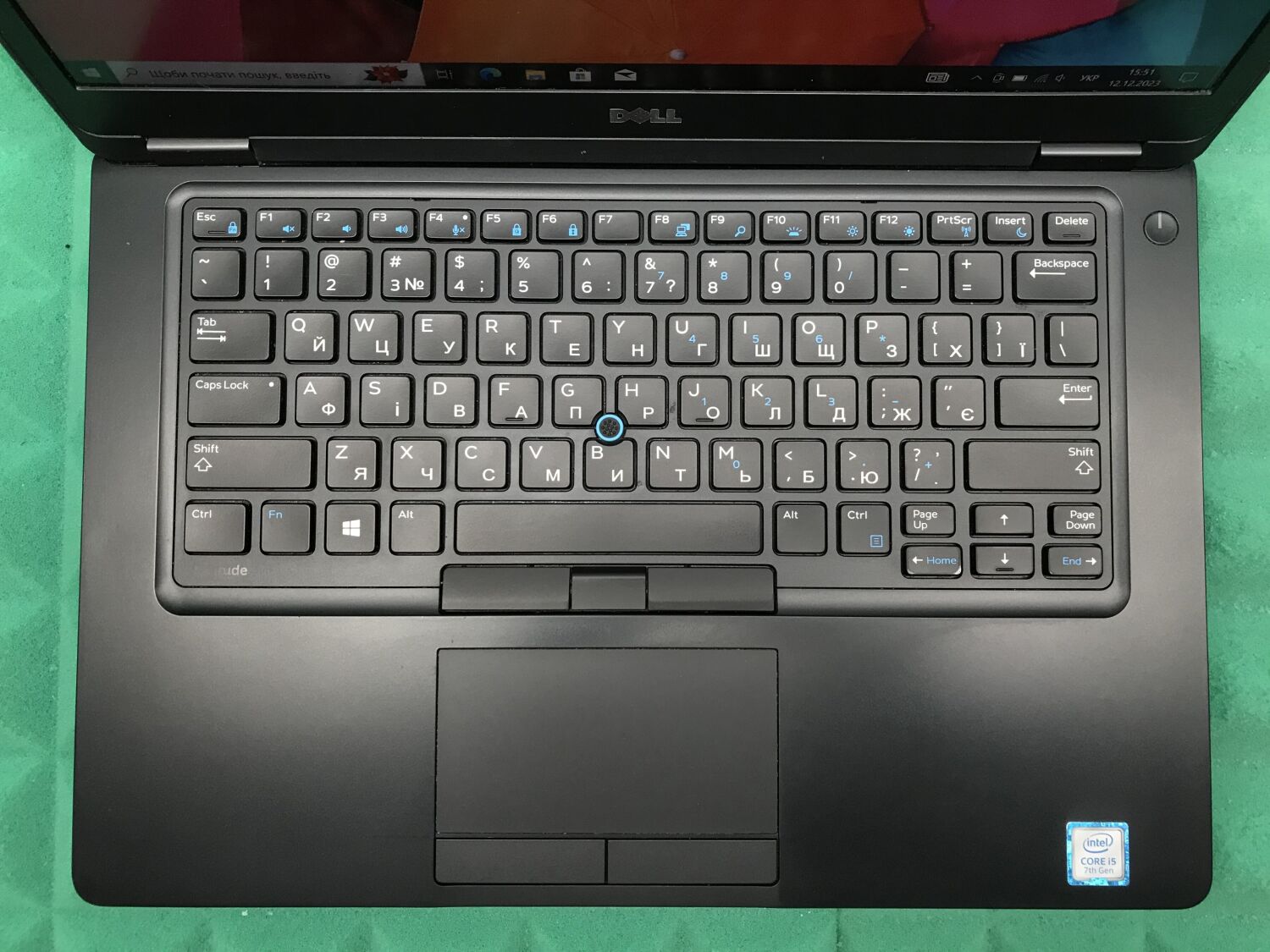 Ноутбук Б-клас Dell Latitude 5480 / 14" (1920x1080) IPS / Intel Core i5-7300U (2 (4) ядра по 2.6 - 3.5 GHz) / 8 GB DDR4 / 256 GB SSD M.2 / Intel HD Graphics 620 / WebCam / USB 3.1 / HDMI / Windows 10 ліцензія - Зображення 4