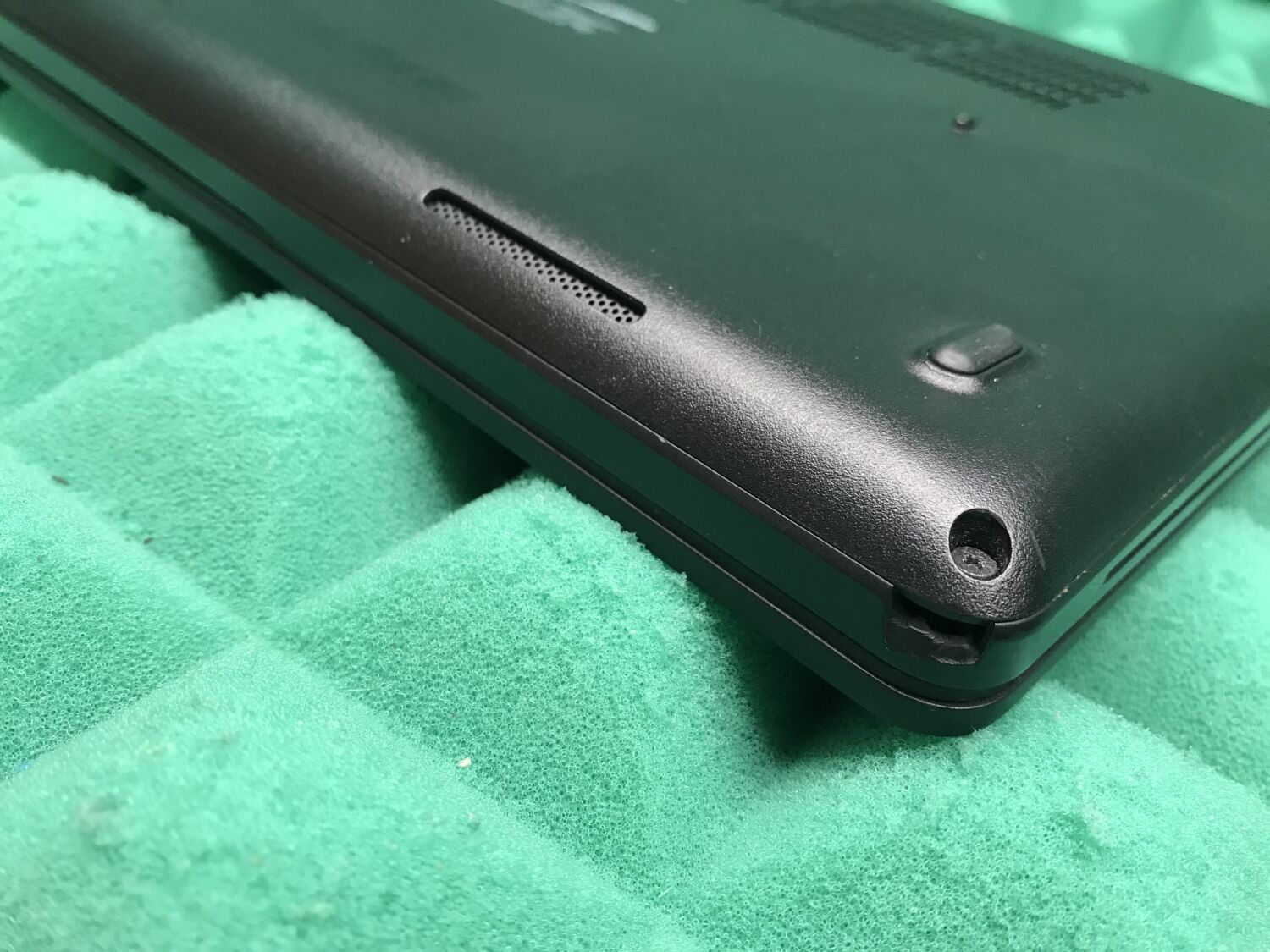 Ноутбук Б-клас Dell Latitude 5480 / 14" (1920x1080) IPS / Intel Core i5-7300U (2 (4) ядра по 2.6 - 3.5 GHz) / 8 GB DDR4 / 256 GB SSD M.2 / Intel HD Graphics 620 / WebCam / USB 3.1 / HDMI / Windows 10 ліцензія - Зображення 10