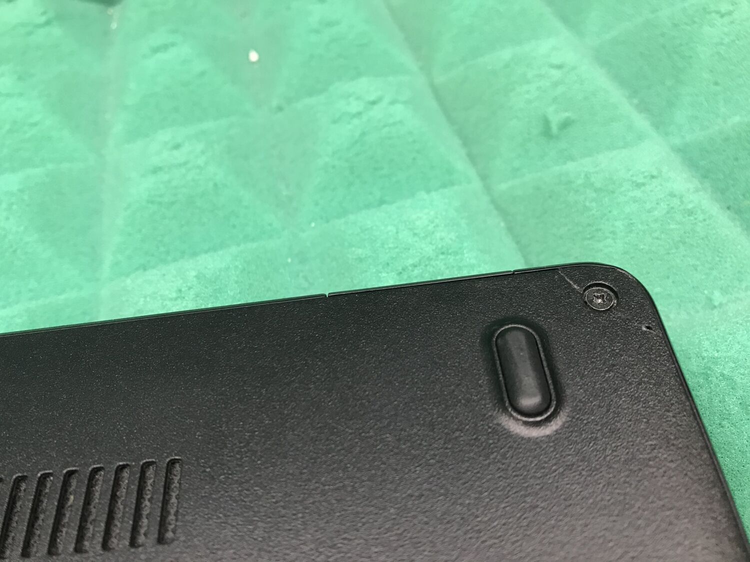 Ноутбук Б-клас Dell Latitude 5480 / 14" (1920x1080) IPS / Intel Core i5-7300U (2 (4) ядра по 2.6 - 3.5 GHz) / 8 GB DDR4 / 256 GB SSD M.2 / Intel HD Graphics 620 / WebCam / USB 3.1 / HDMI / Windows 10 ліцензія - Зображення 11