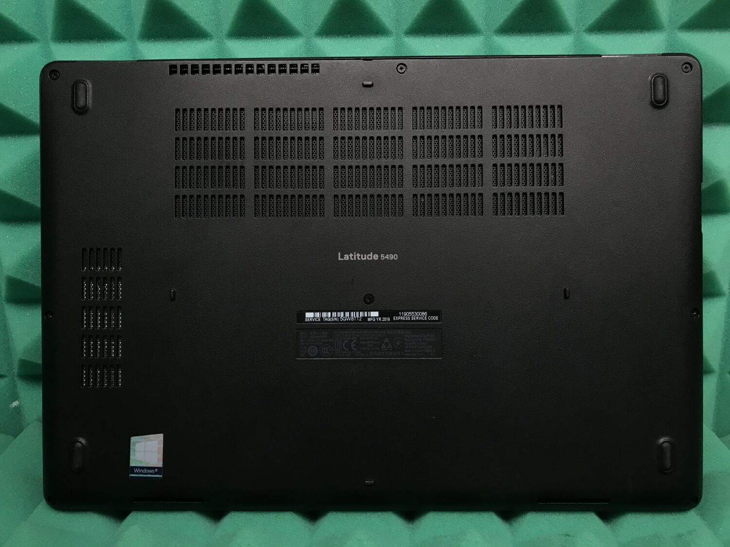 Ноутбук Б-клас Dell Latitude 5490 / 14" (1366x768) TN / Intel Core i5-7300U (2 (4) ядра по 2.6 - 3.5 GHz) / 4 GB DDR4 / 128 GB SSD / Intel HD Graphics 620 / WebCam / USB 3.1 / HDMI / Windows 10 ліцензія - Зображення 6