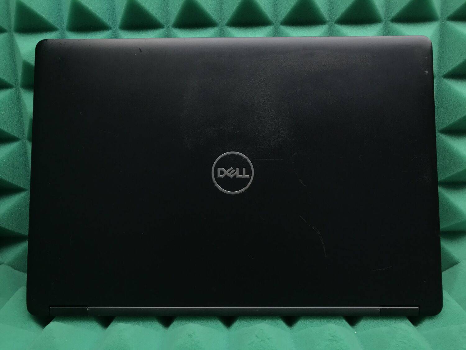 Ноутбук Б-клас Dell Latitude 5490 / 14" (1366x768) TN / Intel Core i5-7300U (2 (4) ядра по 2.6 - 3.5 GHz) / 8 GB DDR4 / 256 GB SSD / Intel HD Graphics 620 / WebCam / USB 3.1 / HDMI / Windows 10 ліцензія - Зображення 5