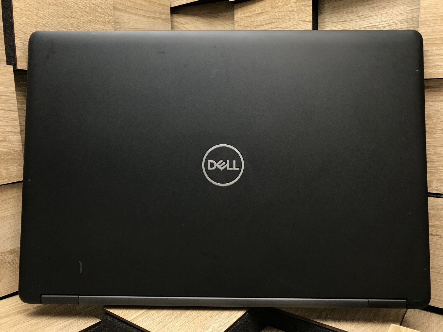 Ноутбук Б-клас Dell Latitude 5490 / 14" (1366x768) TN / Intel Core i5-8250U (4 (8) ядра по 1.6 - 3.4 GHz) / 8 GB DDR4 / 240 GB SSD / Intel UHD Graphics 620 / WebCam / Windows 10 ліцензія - Зображення 8
