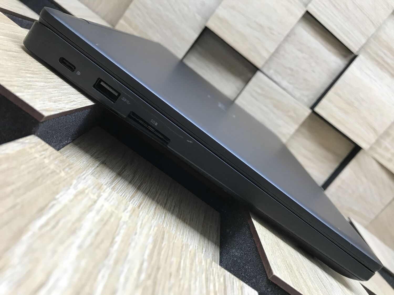 Ноутбук Б-клас Dell Latitude 5490 / 14" (1366x768) TN / Intel Core i5-8250U (4 (8) ядра по 1.6 - 3.4 GHz) / 8 GB DDR4 / 240 GB SSD / Intel UHD Graphics 620 / WebCam / Windows 10 ліцензія - Зображення 5