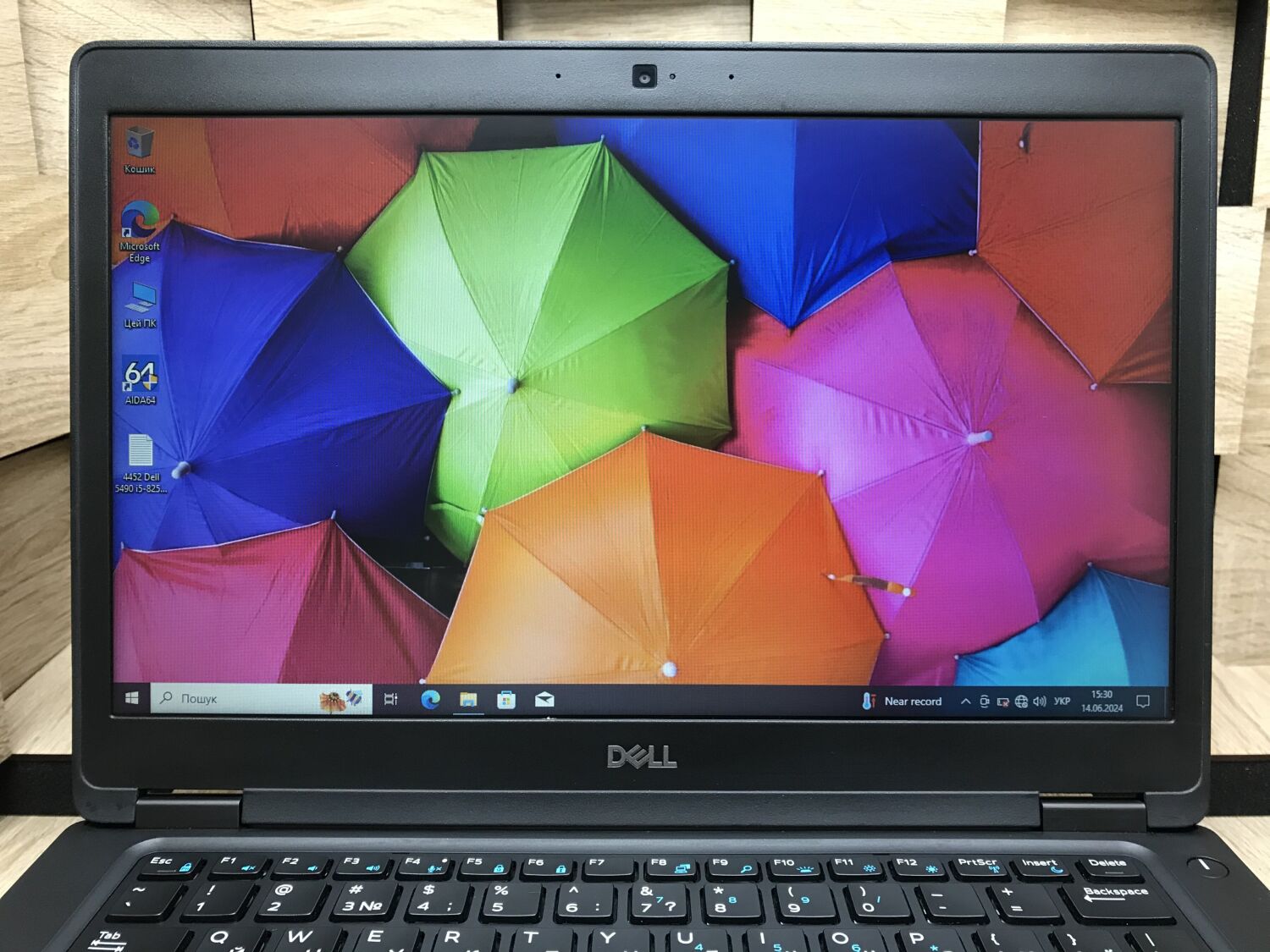 Ноутбук Б-клас Dell Latitude 5490 / 14" (1366x768) TN / Intel Core i5-8250U (4 (8) ядра по 1.6 - 3.4 GHz) / 8 GB DDR4 / 240 GB SSD / Intel UHD Graphics 620 / WebCam / Windows 10 ліцензія - Зображення 3