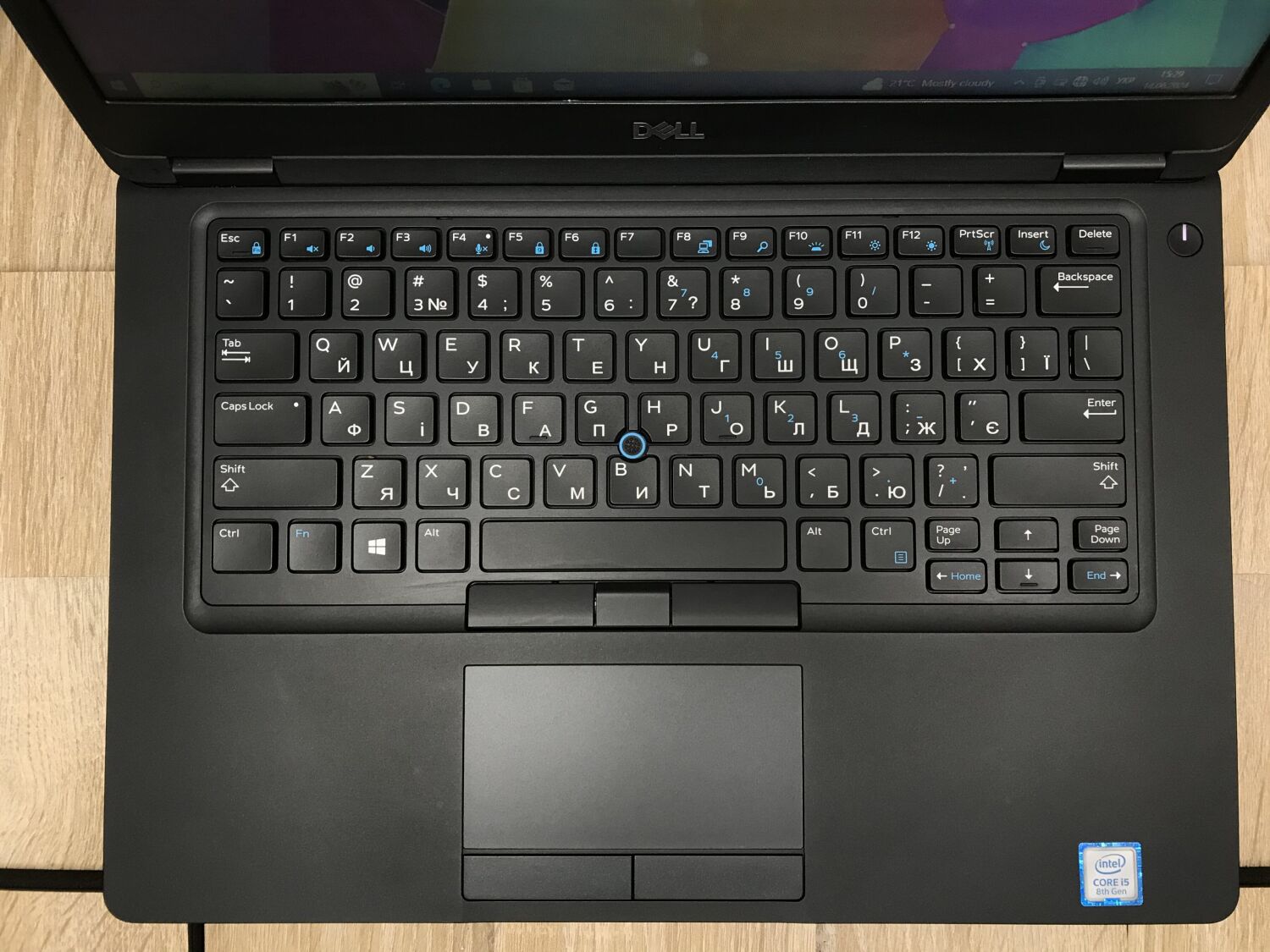 Ноутбук Б-клас Dell Latitude 5490 / 14" (1366x768) TN / Intel Core i5-8250U (4 (8) ядра по 1.6 - 3.4 GHz) / 8 GB DDR4 / 240 GB SSD / Intel UHD Graphics 620 / WebCam / Windows 10 ліцензія - Зображення 4