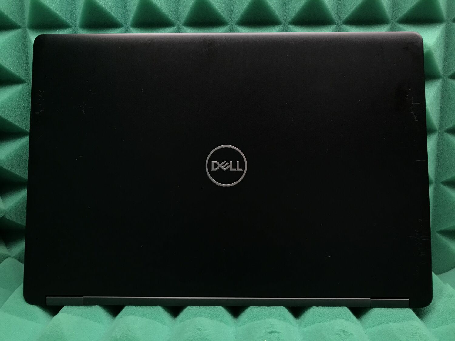 Ноутбук Б-клас Dell Latitude 5490 / 14" (1920x1080) IPS / Intel Core i5-7300U (2 (4) ядра по 2.6 - 3.5 GHz) / 4 GB DDR4 / 128 GB SSD / Intel HD Graphics 620 / WebCam / USB 3.1 / HDMI / Windows 10 ліцензія - Зображення 5