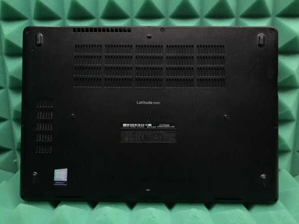 Ноутбук Б-клас Dell Latitude 5490 / 14" (1920x1080) IPS / Intel Core i5-7300U (2 (4) ядра по 2.6 - 3.5 GHz) / 4 GB DDR4 / 128 GB SSD / Intel HD Graphics 620 / WebCam / USB 3.1 / HDMI / Windows 10 ліцензія - Зображення 6